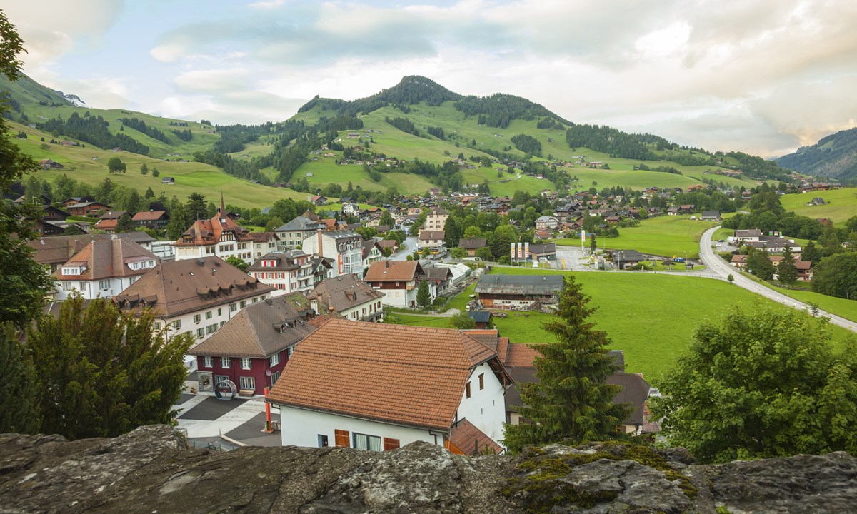 Gstaad – village for the super rich – Le petit renard