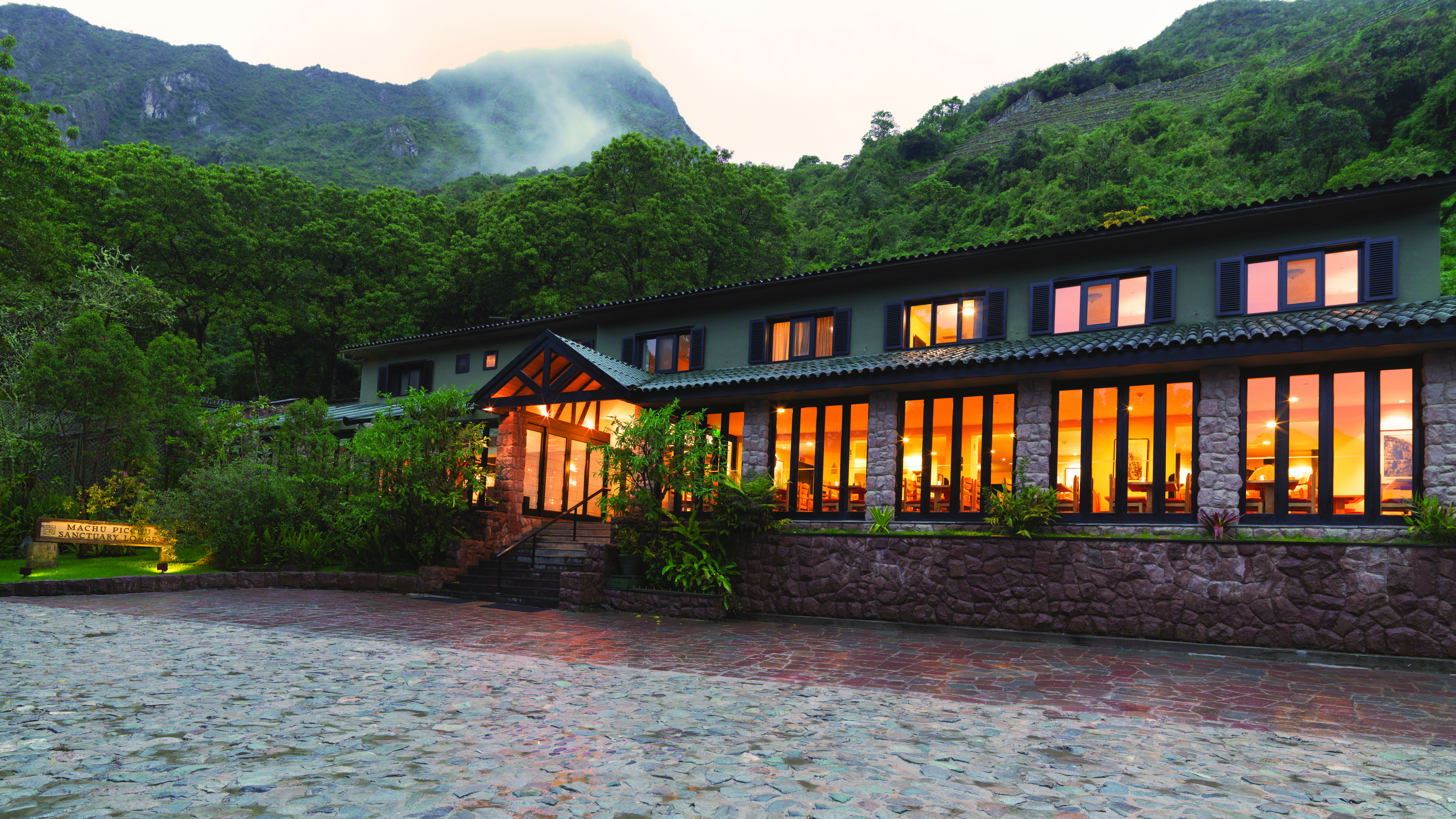 Belmond Sanctuary Lodge