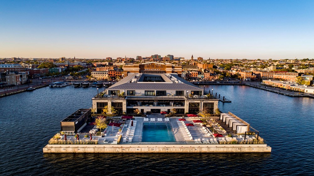 Hotel Pool