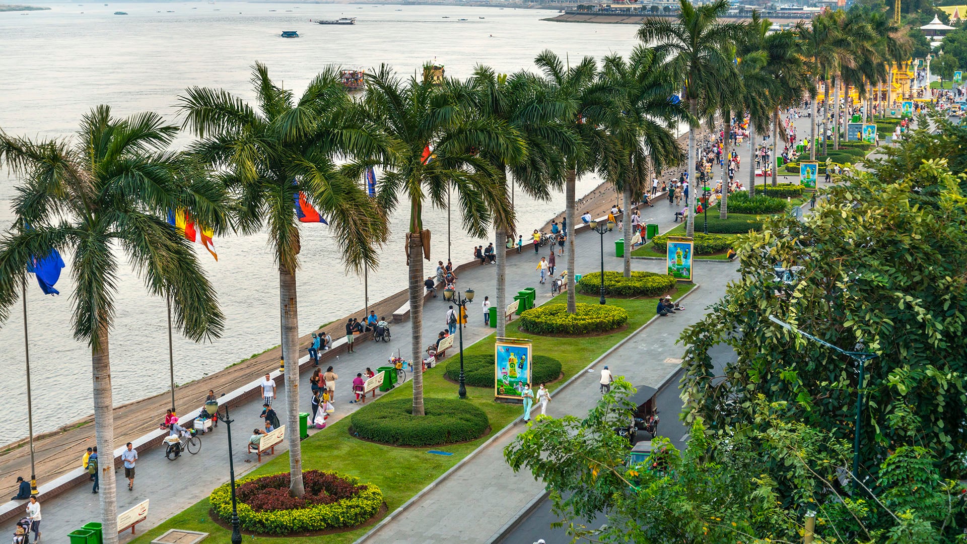 Riverside Promenade